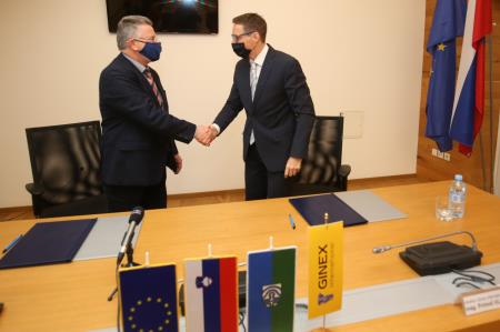 PODPIS POGODBE 11 FOTO LJUBO VUKELIČ